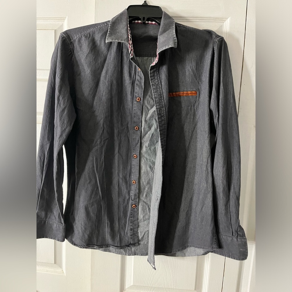 Men’s size large dress shirt